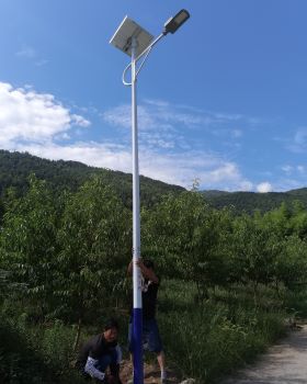 20220717湖北巴東分體40W 路燈安裝